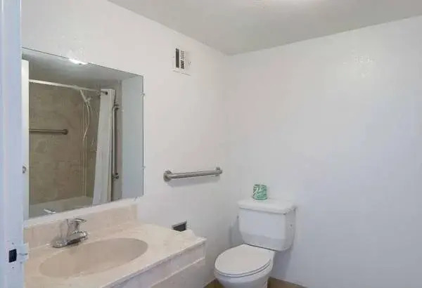 Econo Lodge Central