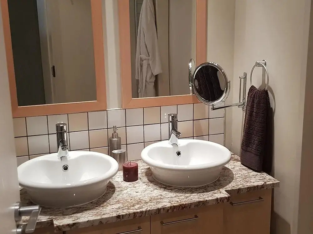 Weom Apartments
