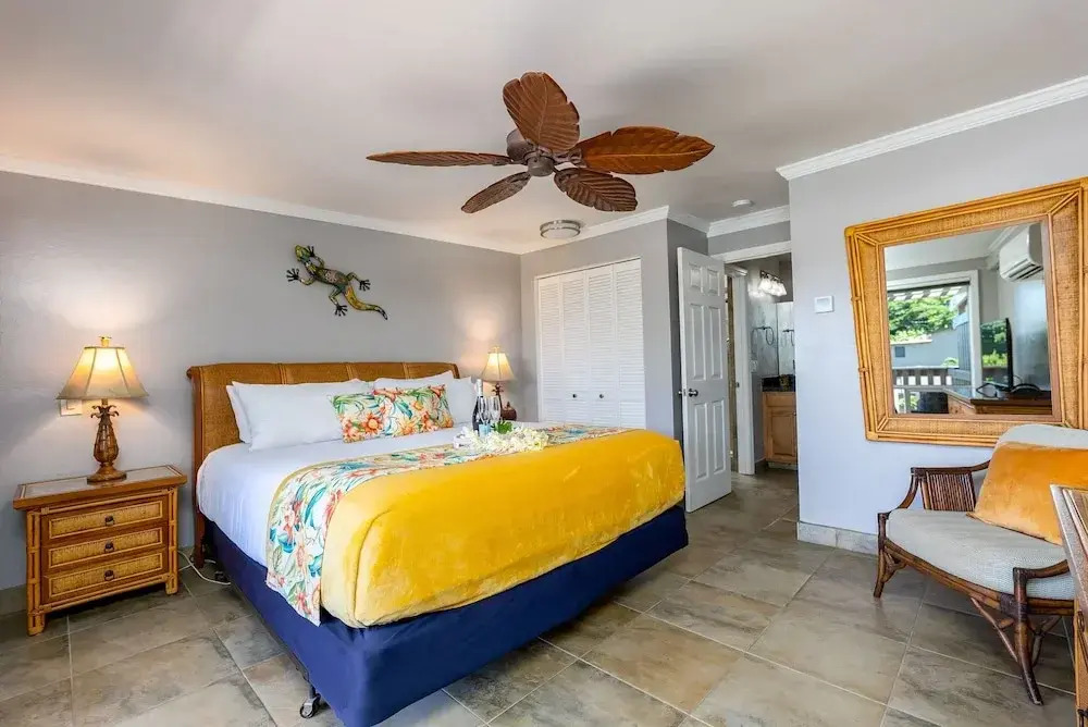Kahana Sunset C7 2 Bedroom Condo by RedAwning