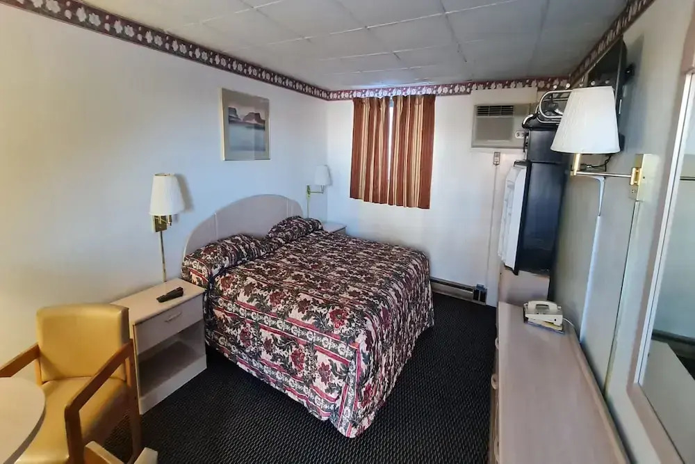 DuBois Manor Motel