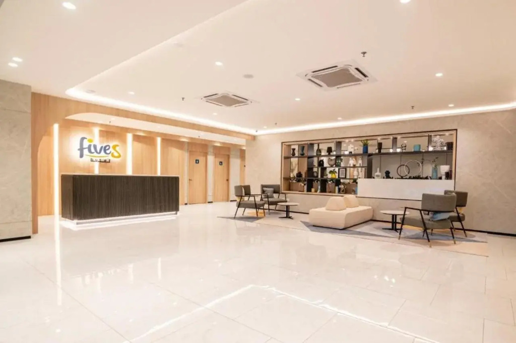Fives Hotel Meldrum