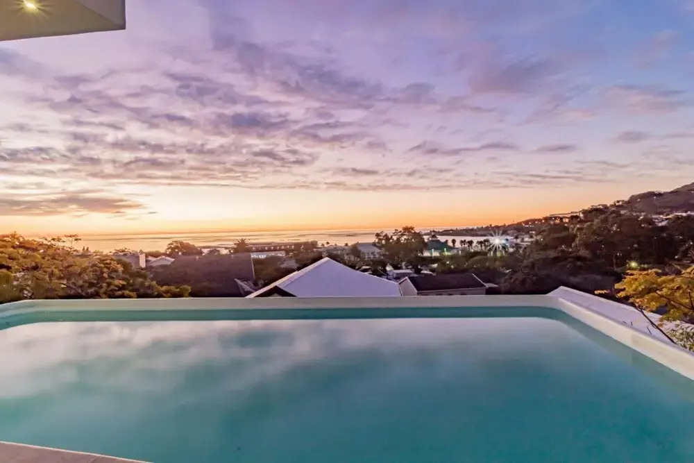 Lovely Six Bedroom Villa With Uninterrupted Sea Views 17 Geneva