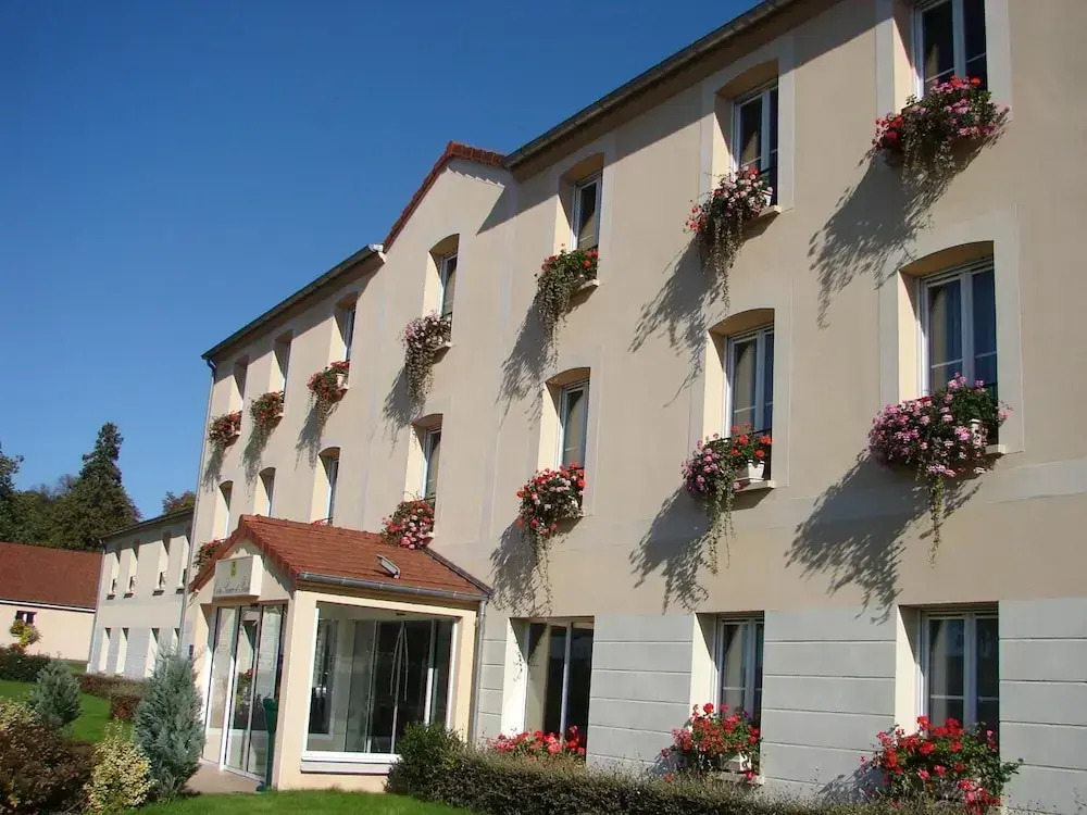 Brit Hotel Châteaudun