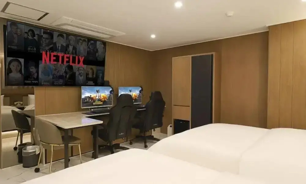 Rosy Hotel