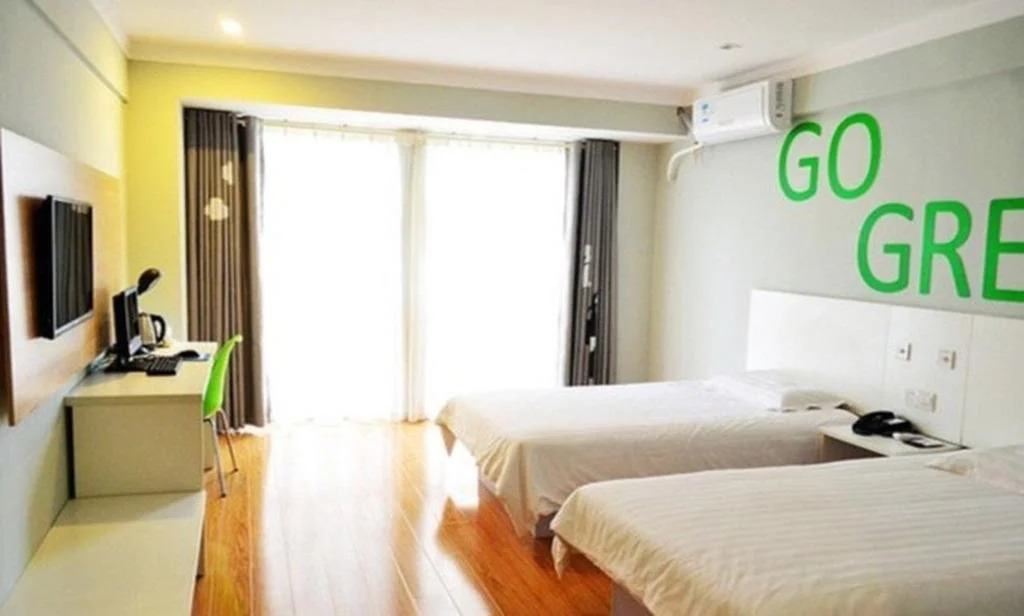 Motel Wuhan East Xihu Qixiong Road