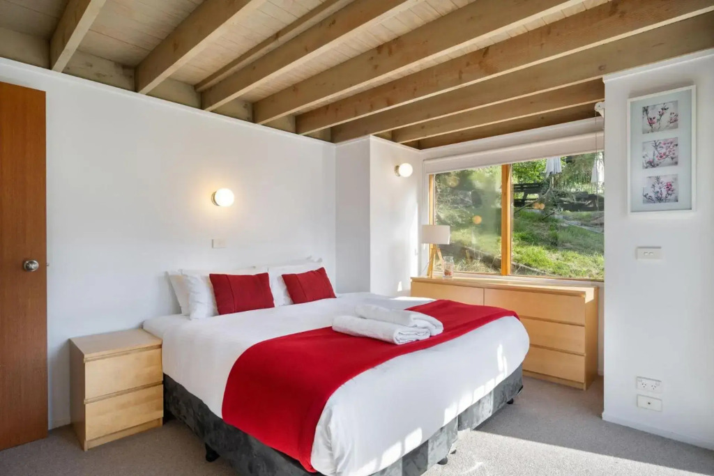 Banjo 1 bedroom with loft bunk room and amazing views