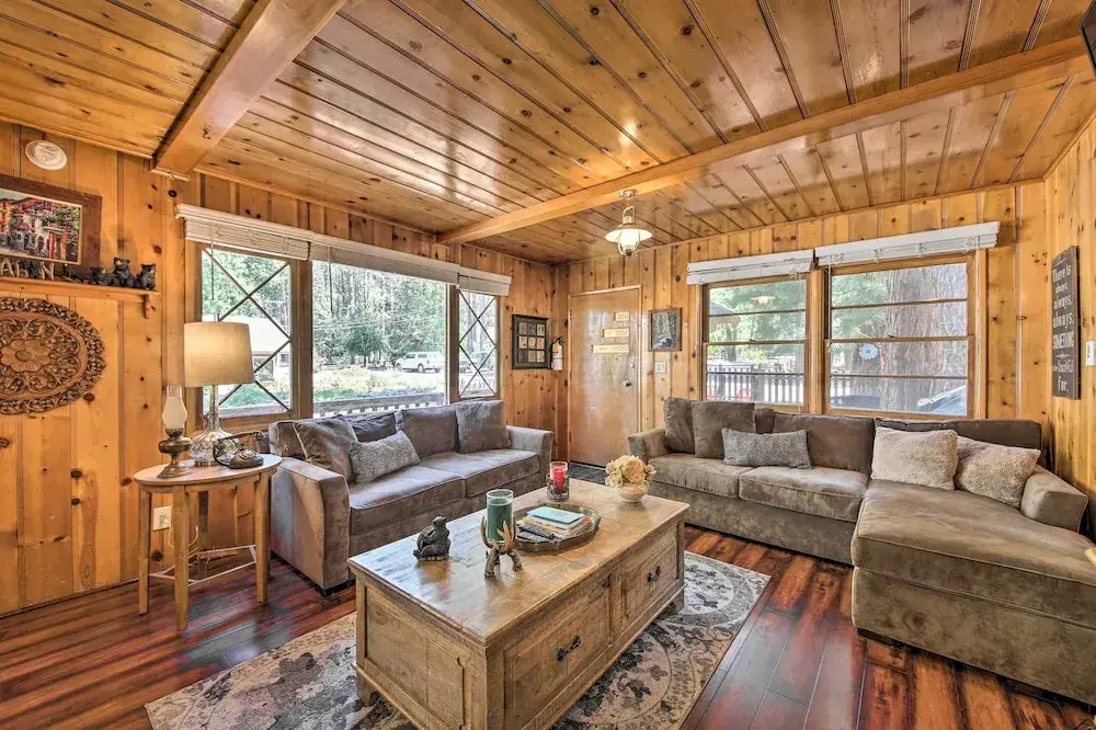 < 3 Mi to Lake: Pet-friendly Big Bear Cabin