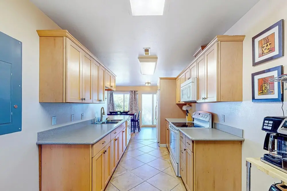 Waterfront Condo W & Dock Access
