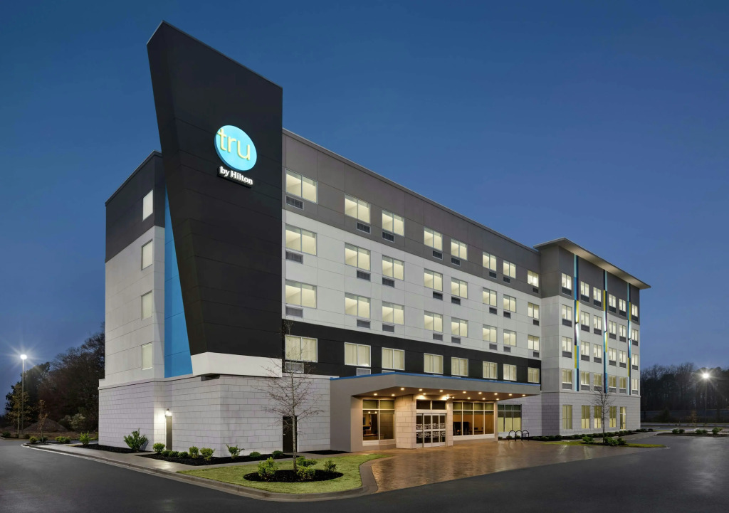 Tru by Hilton Greenville Woodruff Road