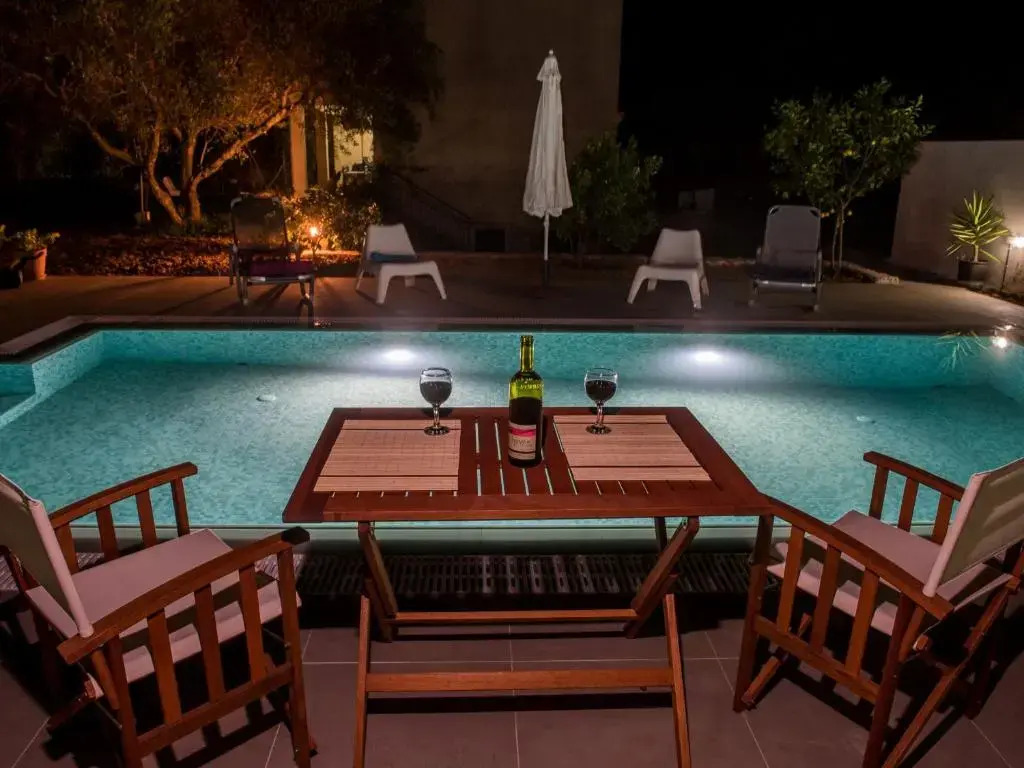 Koxyli Studios & Apartments