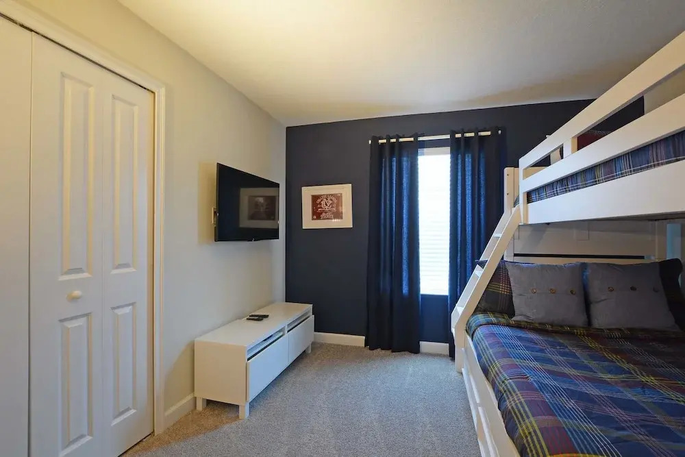 Storey Lake-4 Bedroom Townhome w/Spashpool-1613ST