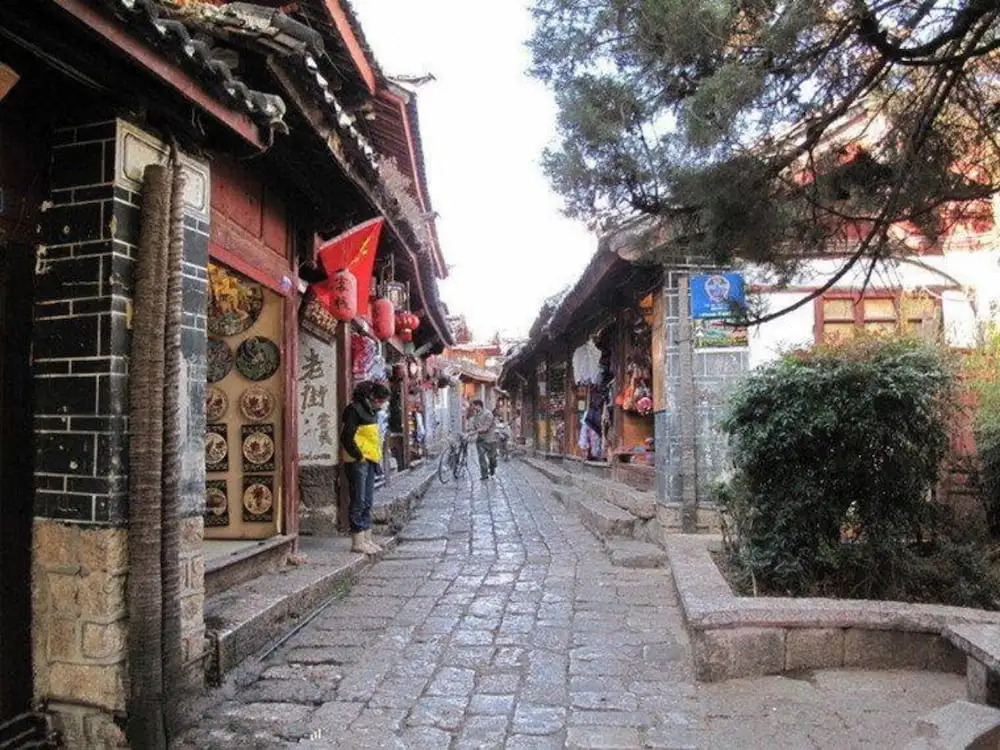 Kunming Lirui Hotel (Plateau Pearl International Trade City)