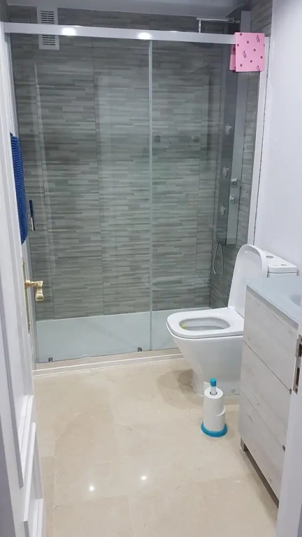 Modern 2 Bed ,2 bathroom refurbished apartment , outstanding sea and golf views