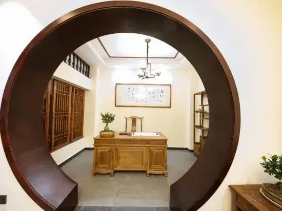 Xiqiao Night Language River View Homestay (Phoenix Ancient City Lijiang Branch)