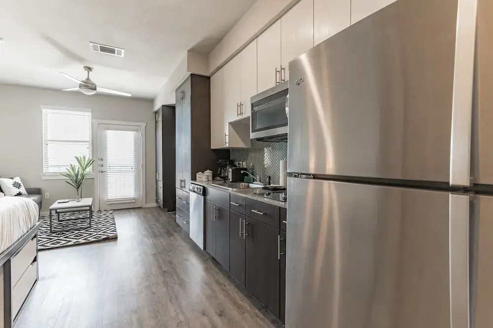 East DT Houston Getaway Near Parks and Restaurants