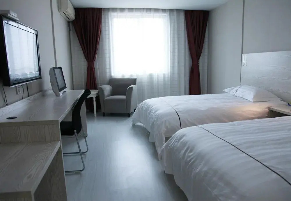 Huzhou Youyou Holiday Hotel