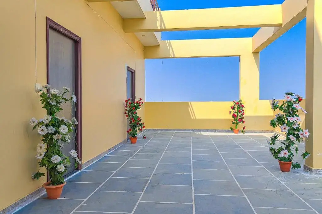 OYO Townhouse 802 Hotel Lotus
