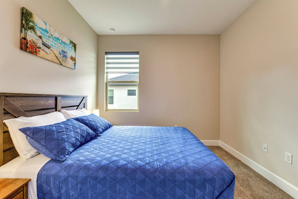 Home < 1-mi Walk to Warm Mineral Springs Park!