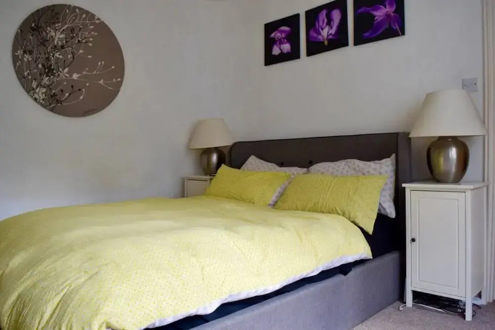 1 Bedroom Apartment With Large Garden in West London