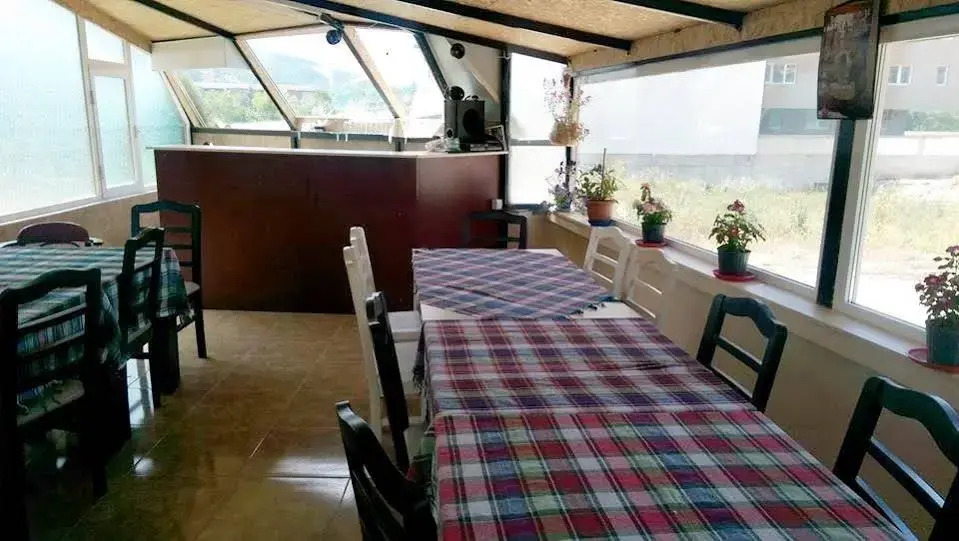 Deluxe Apartments
