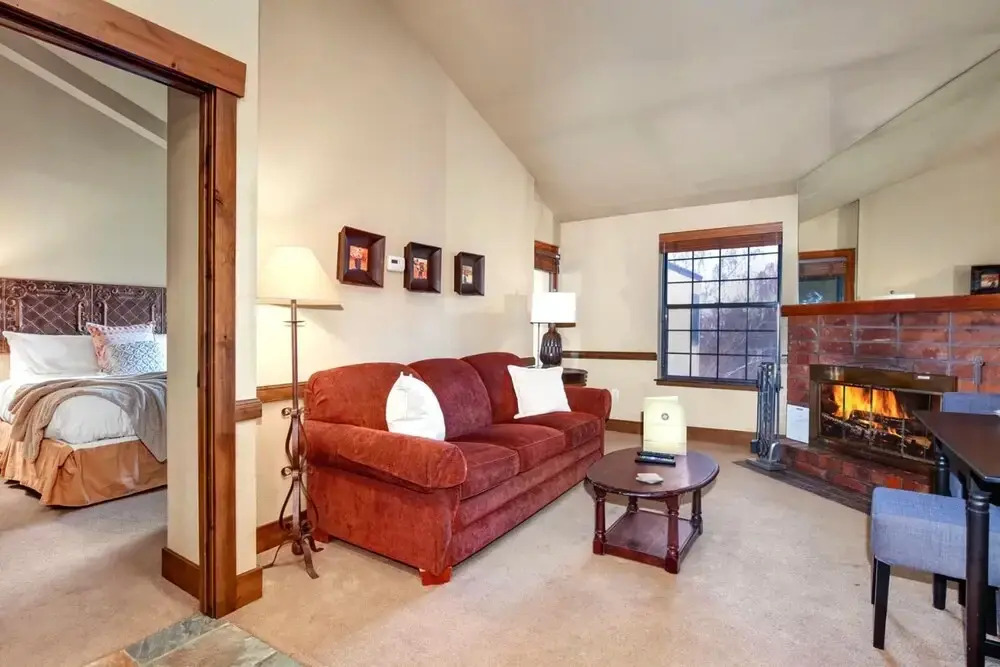 K B M Resorts- Cbi-307 Upgraded 1bd, Wood Fireplace, Full Kitchen, Wifi, Walk to Slopes!