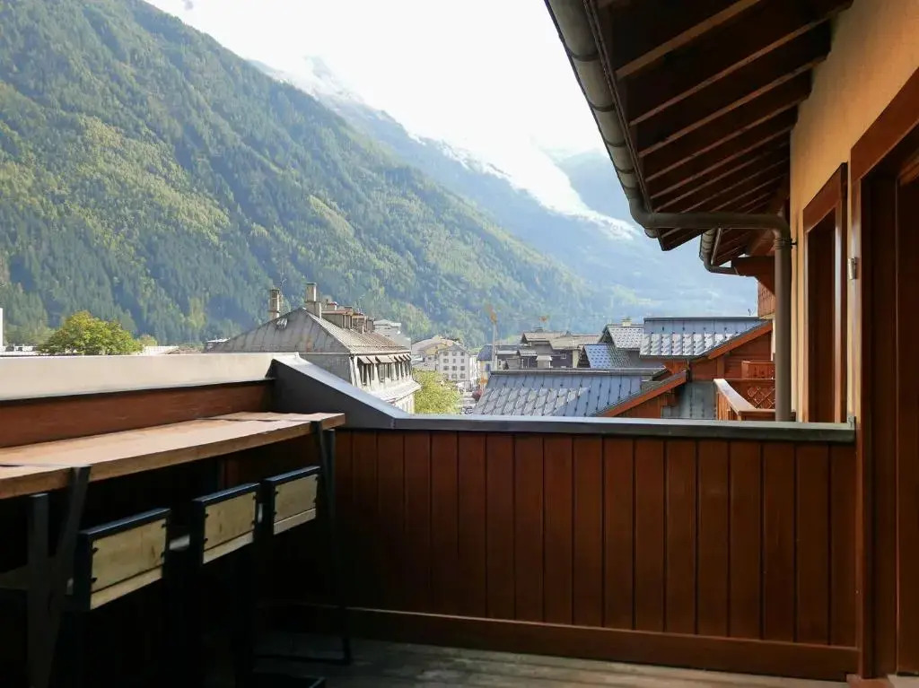 APARTMENT LONGVIEW - Central Chamonix - Sleeps 8