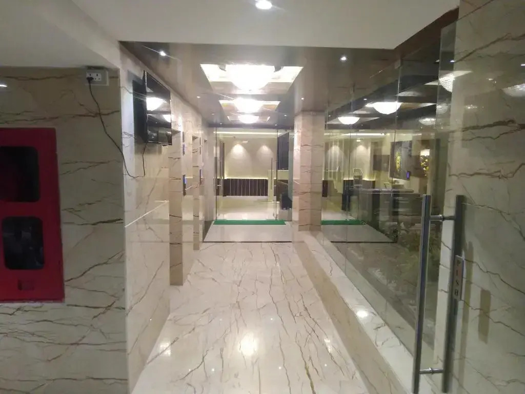 Hotel Centre Side