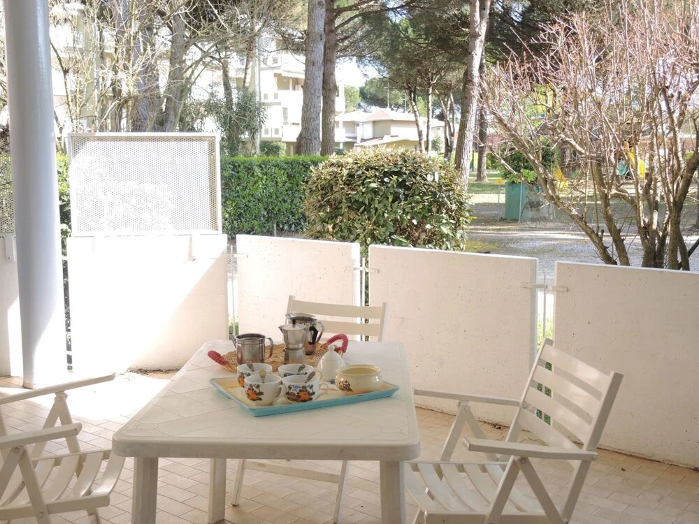 Spacious Flat With Common Pools and Kids'play Area