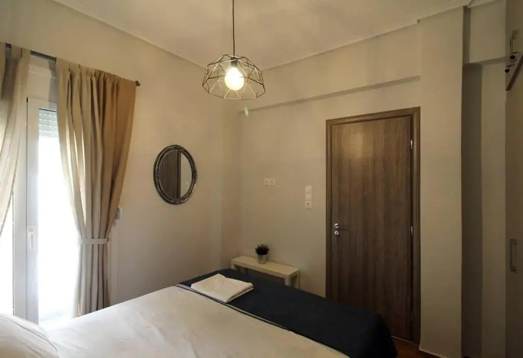 Luxury flat in Hilton, central Athens, 3' metro, VFM!