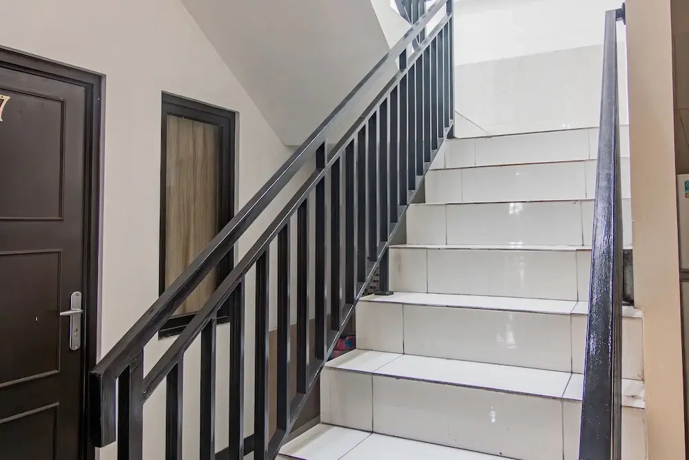 OYO 93500 Rizki Residence TOS Syariah Near PT Bank KB Bukopin Tbk