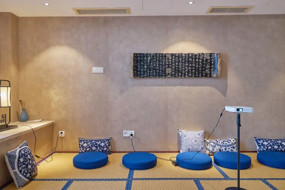 Summer Flower Apartment