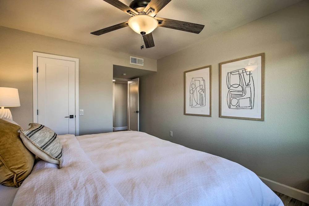 Putting Green, Community Perks: Sun City West Home