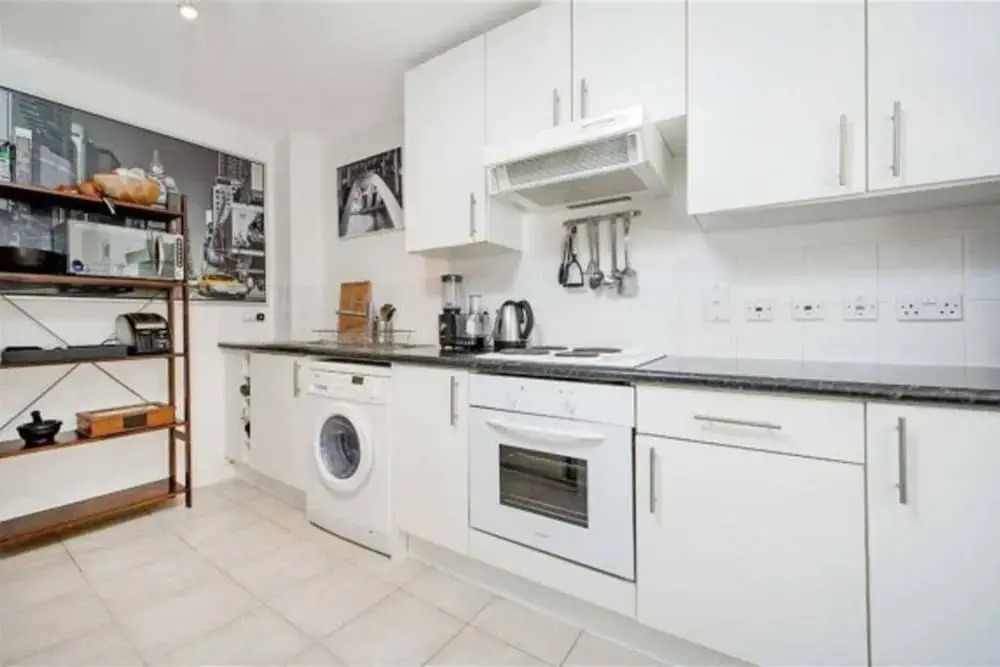Modern 1 Bedroom Flat in Battersea