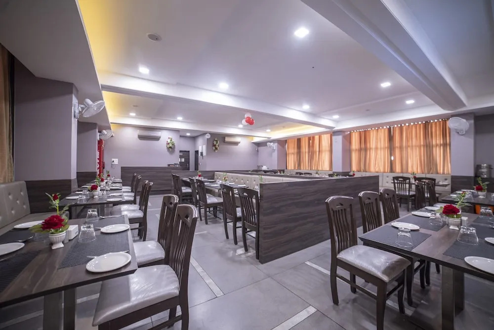 FabHotel Dawat Inn Waluj BK