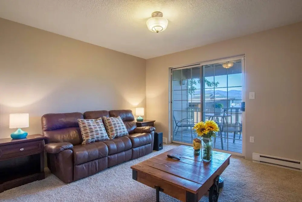 Gorge View 365 4 Bedroom Home by RedAwning