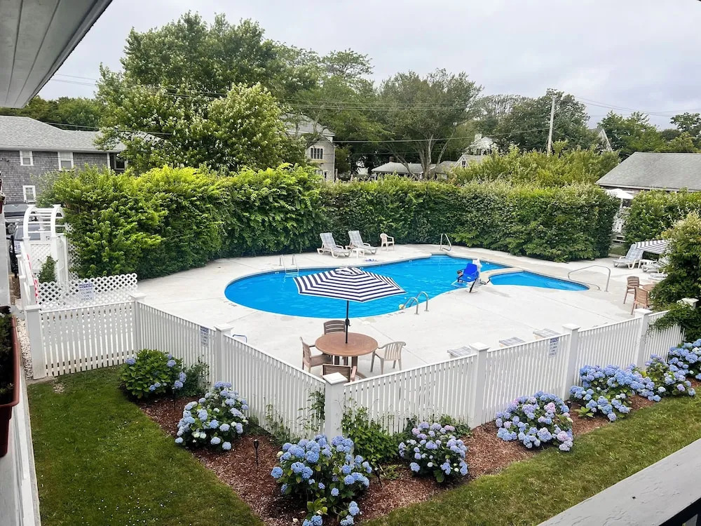 Edgartown Commons