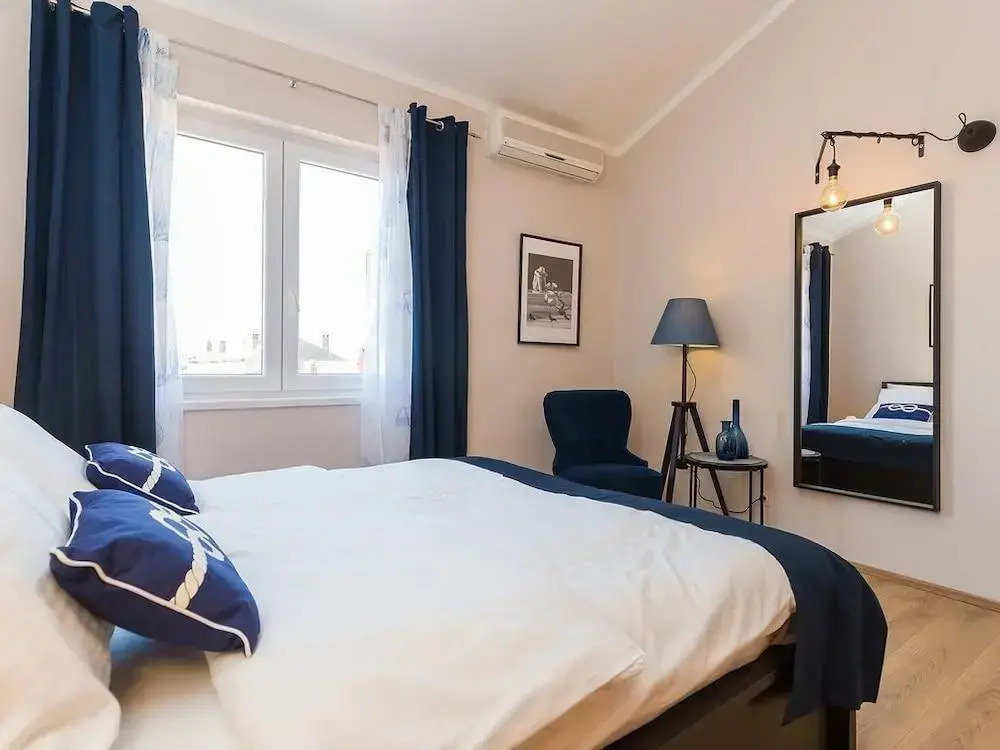 Lory In The Center Of Porec - 1 Br Apts