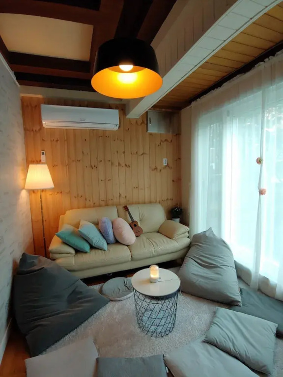 Slippers n Sippers Guesthouse
