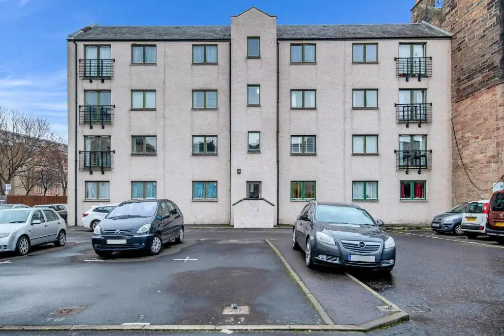 Edinburgh City Center Coady Apartment SLEEPS 5 FREE CAR PARK SPACE