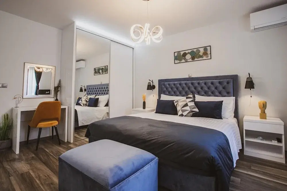 Luxury Modern House, Just 1 min Walk to the Beach