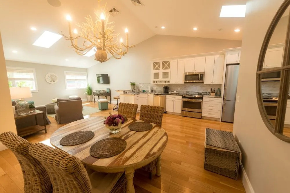 The Newport Lofts - 359 Thames Street
