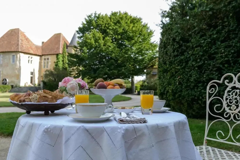 Les Chambres dHôtes du Château de Saint-Georges
