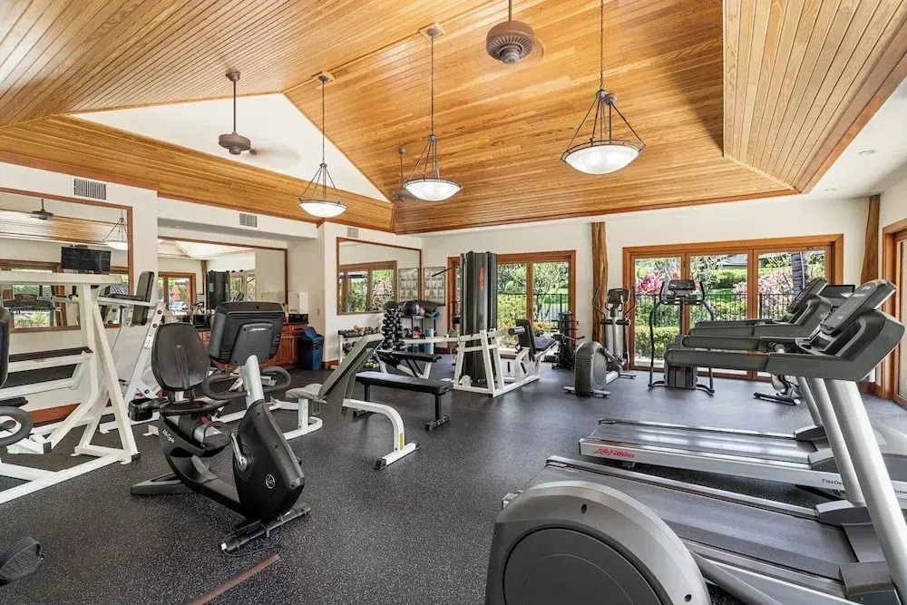 Close to Beaches & Restaurants - Spacious Townhome - Concierge Incl- Vrkcv