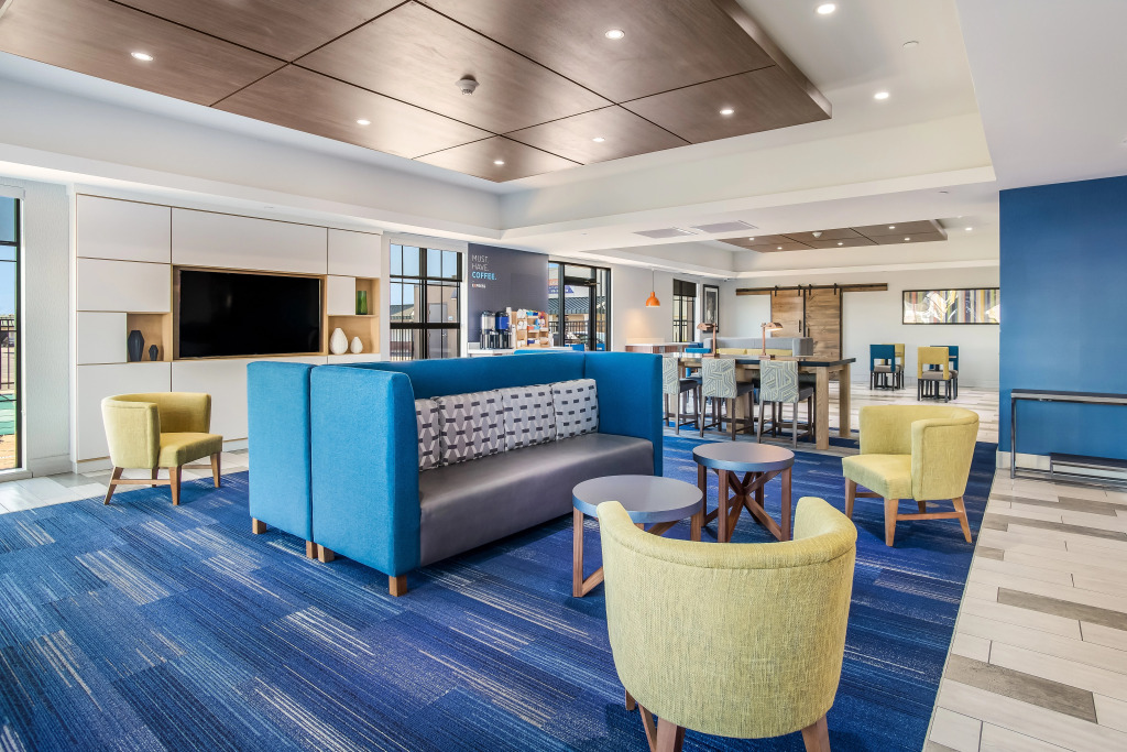 Holiday Inn Express & Suites Tulsa East - Catoosa by IHG