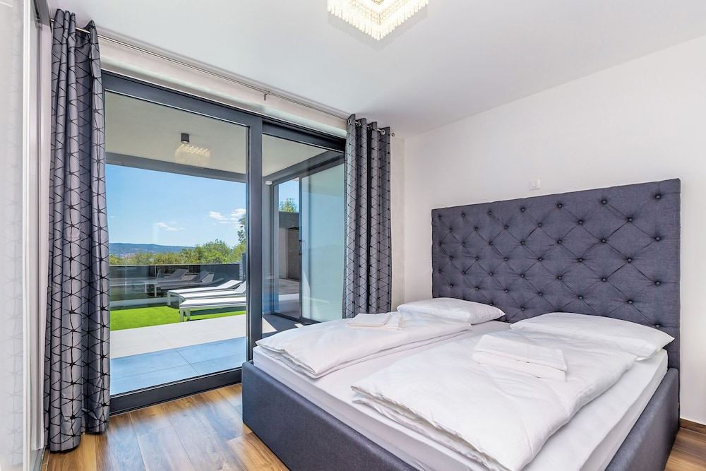 Villa Three Units