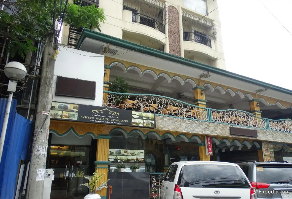 OYO 138 White Palace Hotel