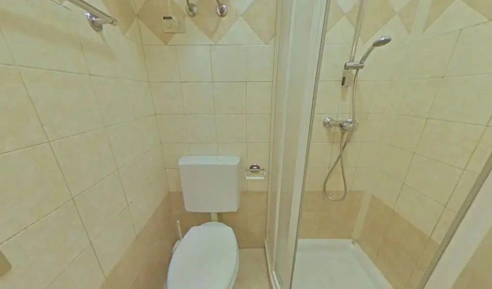 Convenient Beachside Studio With Pool