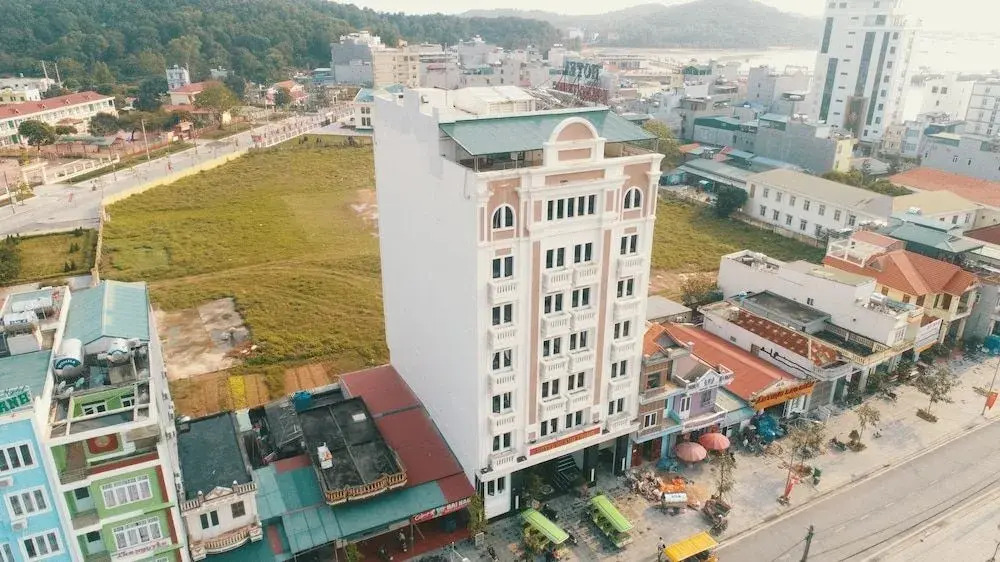 HOANG TRUNG HOTEL - Cô Tô