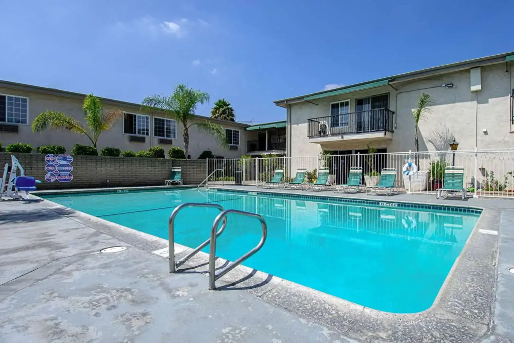 Motel 6 Buena Park, CA Anaheim Near Maingate Knotts
