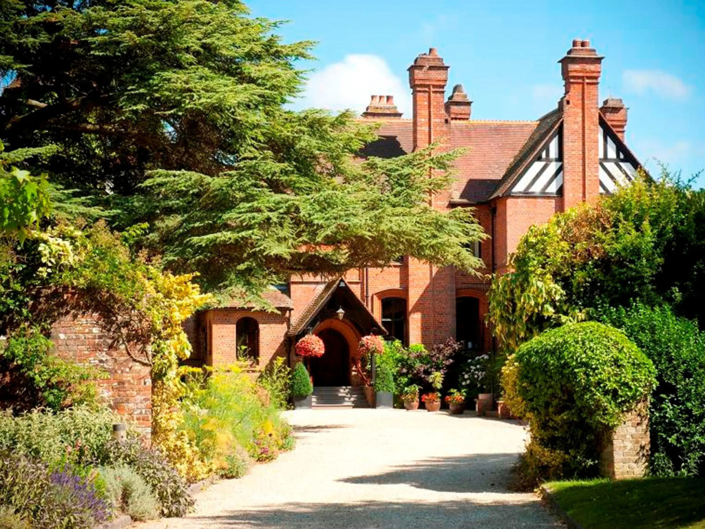 Careys Manor Hotel & SenSpa